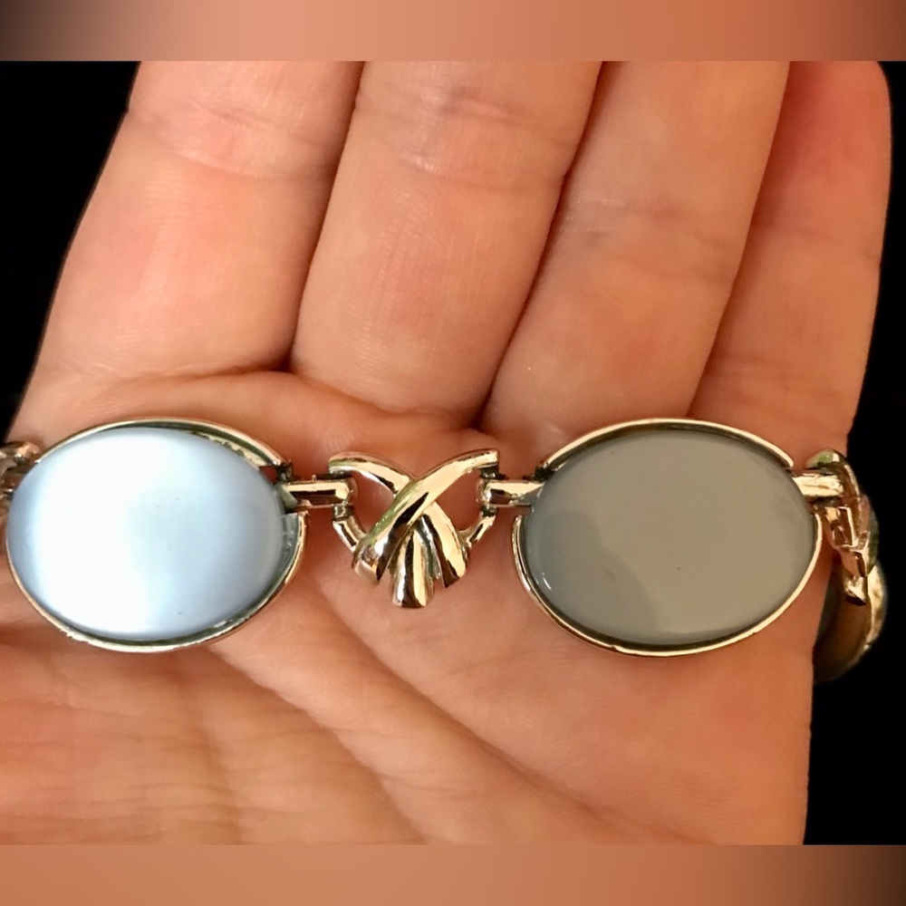 Vintage Coro Powder Blue And Silver Tone Hook Closure Choker Necklace 16.5” - Picture 6 of 11